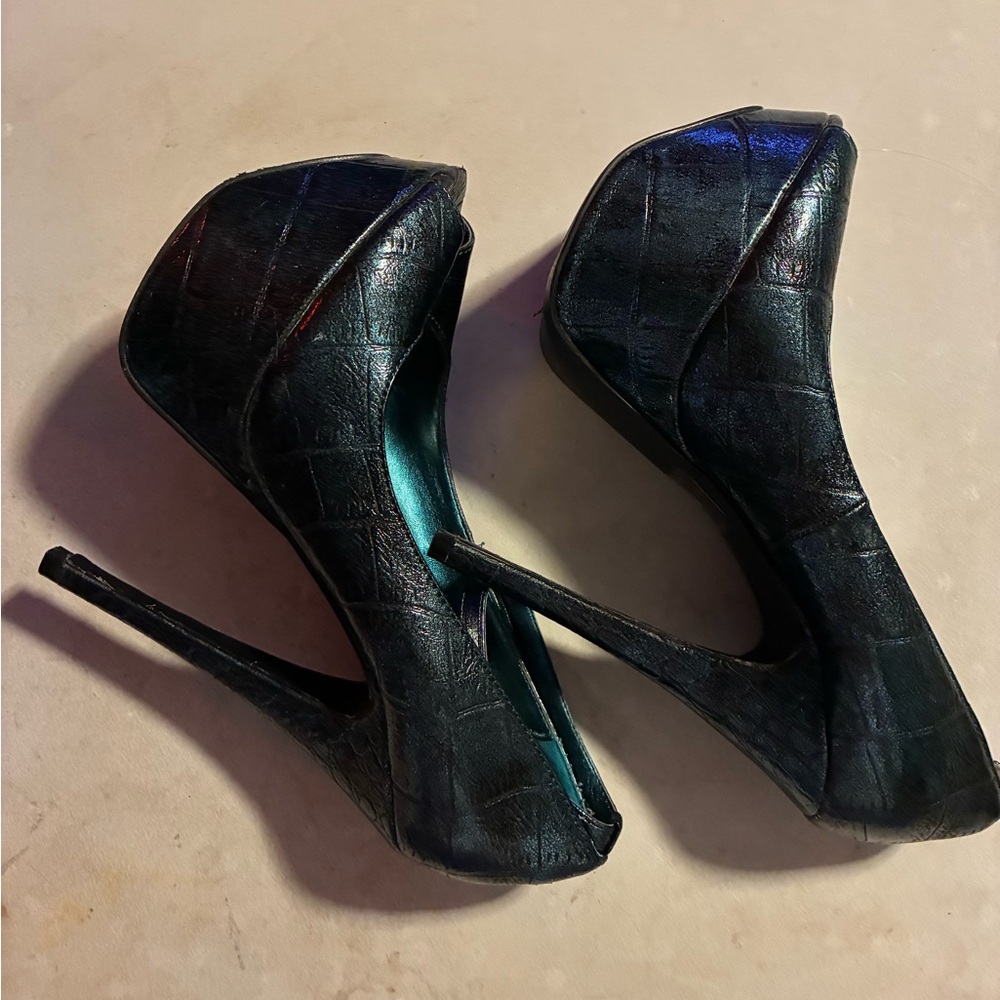 Bakers Kami 23-Teal High Stiletto Heels with Iridescent Finish Snakeskin